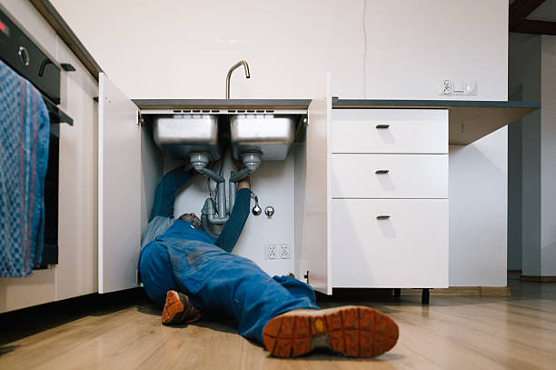 Professional Plumbing technician working in Heath, OH